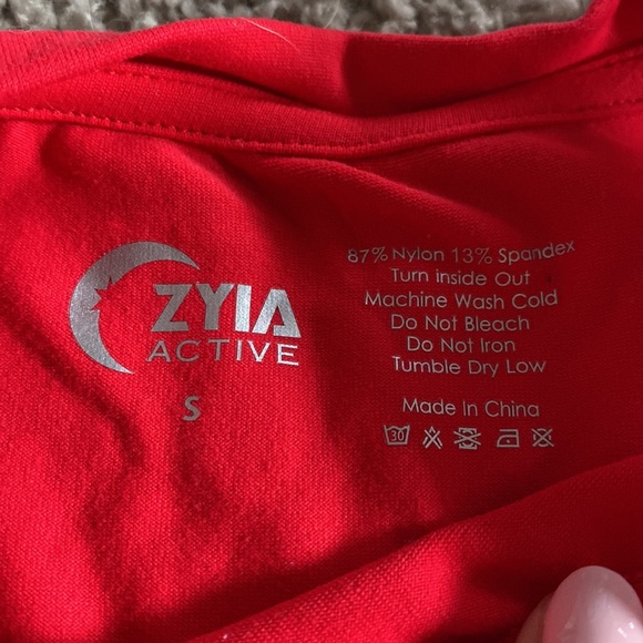 Zyia crop tops - Picture 3 of 4